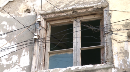 Bu bina hər an yana bilər – VİDEO