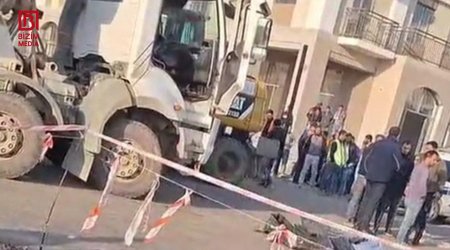 Ağdamda fəhlə betonqarışdıran maşının altında qalıb öldü