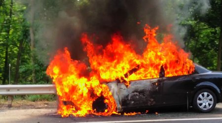 Göygöldə “Nissan” markalı minik avtomobili yandı