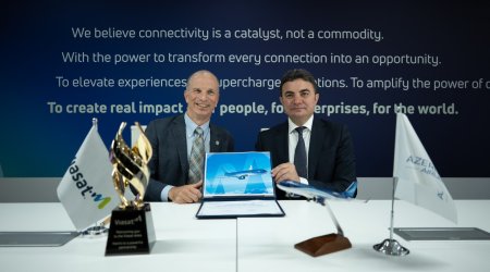 AZAL və “Viasat” təyyarələrin yüksəksürətli internetlə təchiz edilməsinə dair saziş imzaladı