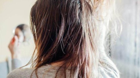 Saçınız tez yağlanırsa, belə edin - 20 qəpiklik çarə