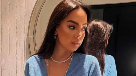 Ebru Gündeş üstündə SƏRVƏT gəzdirir - FOTO