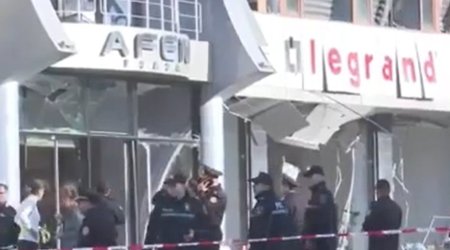 Bakıda “AFEN Plaza”dakı partlayış yerindən görüntülər – VİDEO