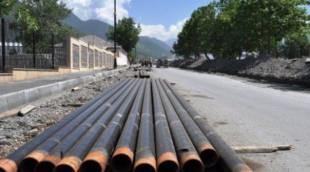 Köhnə Günəşlidə su xətləri elektrik kabellərinin üzərindən keçir?