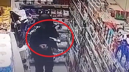 Binəqədidə quldurluq: Marketə bıçaqla basqın edib kosmetik məhsulları taladılar – ANBAAN VİDEO