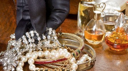 Bakıda xadimə çalışdığı evdən 5 min manatlıq qızıl oğurladı