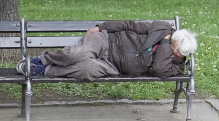 Bakıda &ldquo;bomj&rdquo; öldü