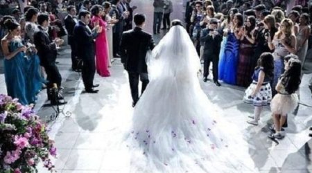 Zərdabda 46 yaşlı kişi toyda oynadığı yerdə yıxılıb öldü