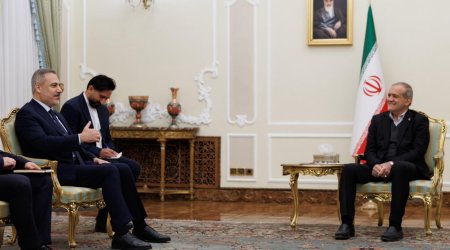 Hakan Fidan Pezeşkianla görüşdü