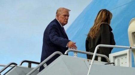 Tramp təyyarədə jurnalistlərlə zarafatlaşdı: &ldquo;İdrak testini keçə bilməzsiniz&rdquo; &ndash; VİDEO