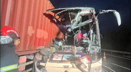 Türkiyədə avtobus TIR-a ÇIRPILDI – Ölən və yaralananlar var – VİDEO