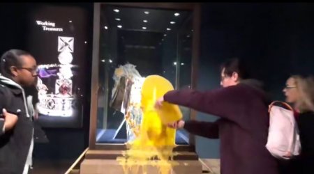 Londonda varlılara qarşı etiraz - VİDEO