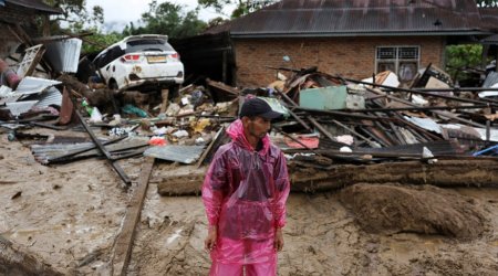 Daşqınlarda ölənlərin sayı 900-ə çatdı - VİDEO