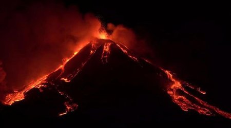 Dəhşətli vulkan yenidən OYANDI - VİDEO