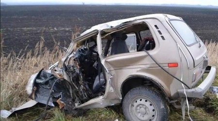 Lerikdə ağır QƏZA: Yol kənarında saxladığı &ldquo;Niva&rdquo; dərəyə aşdı - Bacısı həyatını itirdi