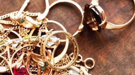 Beyləqanda gəlin qayınatasının evindən qızılları OĞURLADI: "Elə bildim mənimdi"