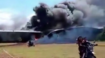 Daha bir təyyarə qəzası - Ölənlər var - VİDEO