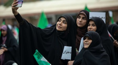 İran köhnə inancına GERİ QAYIDIR &ndash; Hicab varsa, içki içmək də olar...