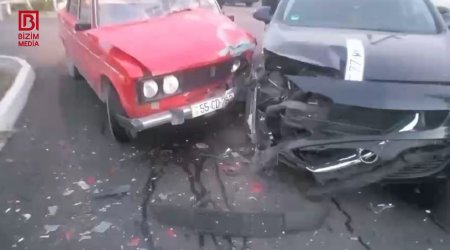 Şəkidə 2 avtomobil toqquşdu - FOTO