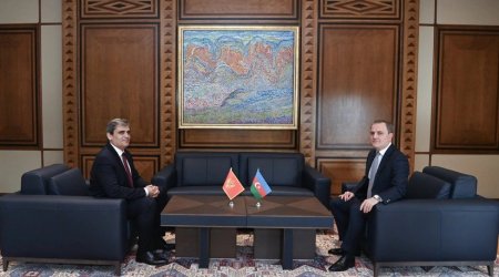 Ceyhun Bayramovla monteneqrolu həmkarı arasında görüş KEÇİRİLİR