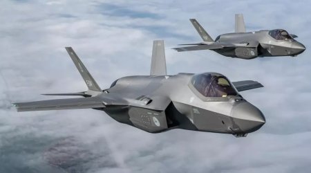 ABŞ Venesuela ətrafında qüvvələrini cəmləşdirir - Maduro istefa verəcəkmi?