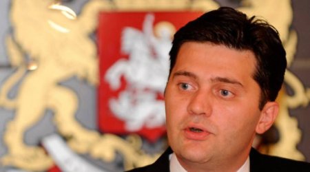 Gürcüstanın sabiq müdafiə naziri SAXLANILDI