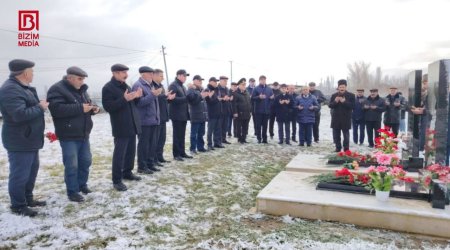 Təyyarə qəzasında həlak olan qusarlı bacı-qardaşın məzarları ziyarət edilib &ndash; FOTO