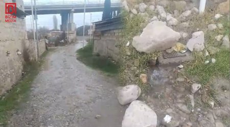 Şəhidin adını daşıyan küçədə BİABIRÇI mənzərə - Küçələr sel altında &ndash; VİDEO