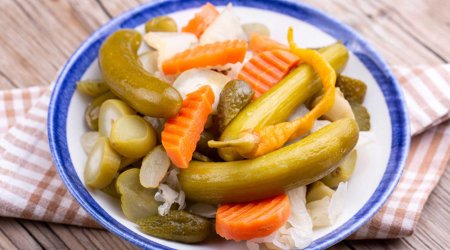 Bayramda EHTİYATLI OLUN &ndash; Bu turşulardan zəhərlənə bilərsiniz &ndash; FOTO