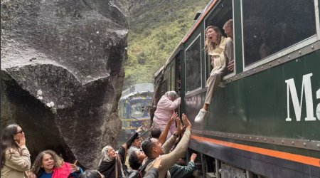 Peruda dəhşətli qatar QƏZASI &ndash; Ölən və yaralananlar var &ndash; VİDEO