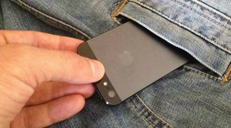 Atasının telefonunu oğurlayıb 60 manata satdı