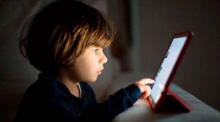 Uşaqlar gündə neçə saat telefona baxa bilərlər? &ndash; VİDEO