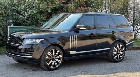 Xırdalanda &ldquo;Range Rover&rdquo;in şüşələri və işıqları sındırıldı