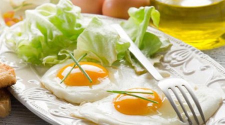 Yumurtanı günəbaxan və ya kərə yağında qızartmaq "Daş dövrü"dür: Əvəzinə nə edək?