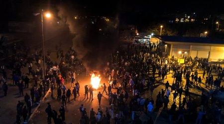 İranda 38 polis öldürülüb - VİDEO