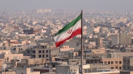 İranda ölənlərin sayı 500-ü keçdi: Etirazçılar geri çəkilmir - VİDEO