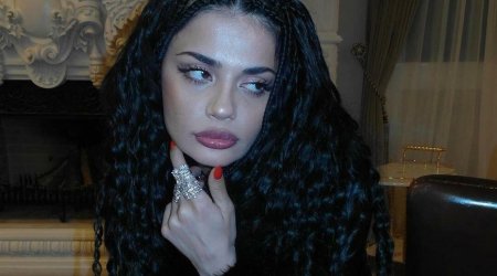 Azərbaycanlı müğənninin 4 min manatlıq idman ayaqqabısı... - VİDEO