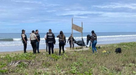 Çimərlikdə asılmış 5 insan başı tapıldı - VİDEO