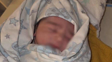 Beşinci övladını evdə dünyaya gətirdi &ndash; VİDEO