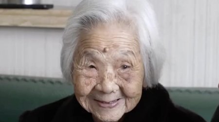 Uzunömürlülüyün sadə sirri: 101 yaşlı qadın hər gecə nə etdiyini açıqladı - FOTO