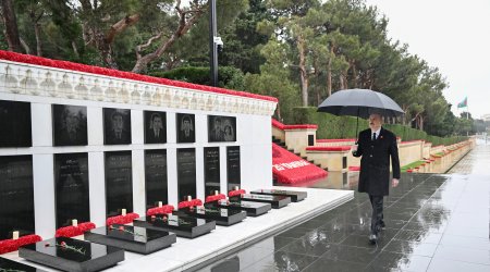 İlham Əliyev 20 Yanvar şəhidlərinin xatirəsini yad etdi - FOTO