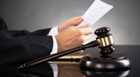 Vəzifəli şəxsləri şantaj edən &ldquo;reket jurnalist&rdquo;lə bağlı QƏRAR