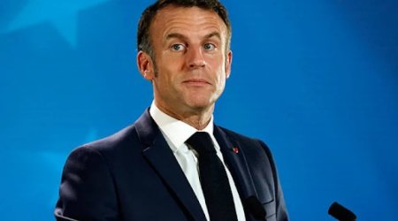 Britaniyanın baş naziri Makronu belə ələ saldı &ndash; VİDEO