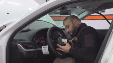 Maşınını satmaq istədi - Alıcıya cibindən pul verdi &ndash; TƏFƏRRÜAT - FOTO/VİDEO