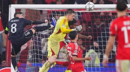 Qapıçı sonuncu dəqiqədə qol vurdu, komandası pley-off-a çıxdı - Video