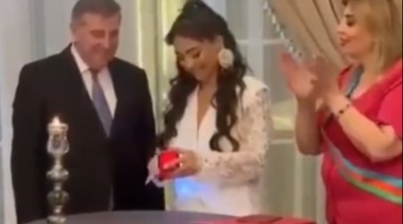 Azərbaycanda 67 yaşlı general evləndi &ndash; Özündən 35 yaş kiçik xanımla