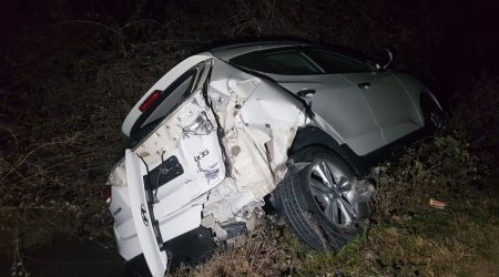 Göyçayda avtomobil işıq dirəklərini aşırdı, 3 kənd işıqsız qaldı - FOTO
