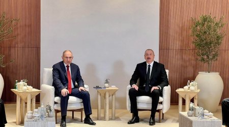 İlham Əliyevin Əbu-Dabidə Paşinyanla geniş tərkibdə görüşü KEÇİRİLİR - VİDEO