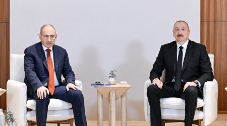 İlham Əliyevin Əbu-Dabidə Paşinyanla geniş tərkibdə görüşü KEÇİRİLDİ - FOTO/VİDEO