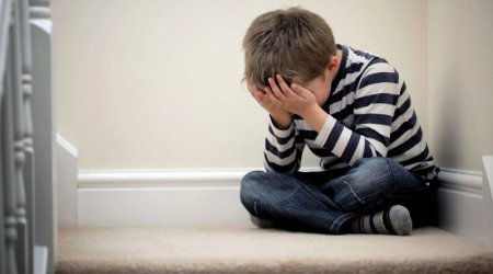 Bakıda DƏHŞƏT: Ana sevgilisi ilə birlikdə 6 yaşlı oğluna işgəncə verdi - FOTO